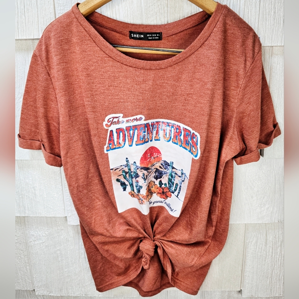 🕊️SHEIN Women's Rust Graphic Tee size Medium